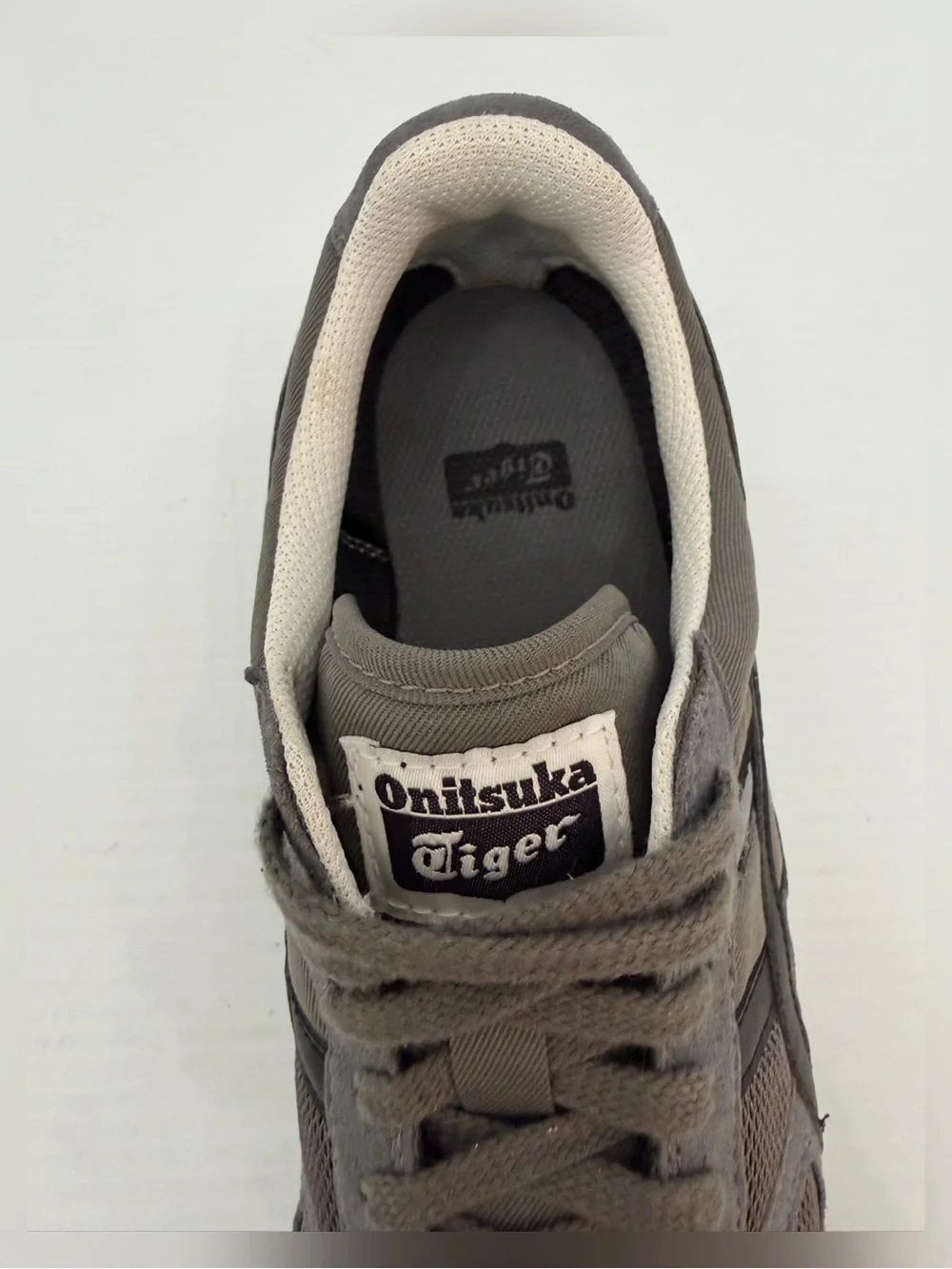 Onitsuka Tiger Ultimate 81 Sneakers Charcoal and Black Men’s Size 7.5